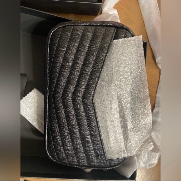 BNIB Saint Laurent mini lou camera purse - Picture 2 of 5